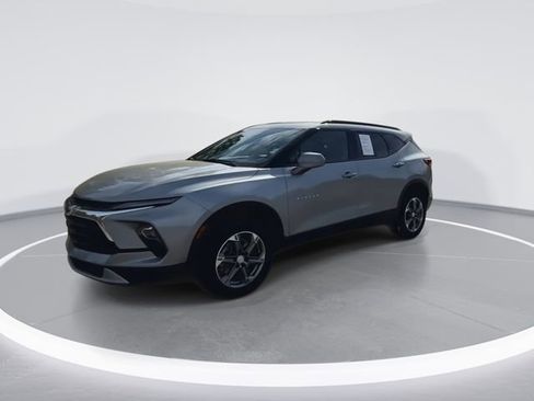 Used 2023 Chevrolet Blazer LT w/ Convenience Package FWD image 5