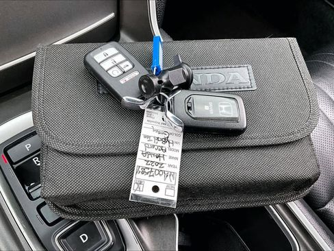 Used 2022 Honda Accord Touring image 15