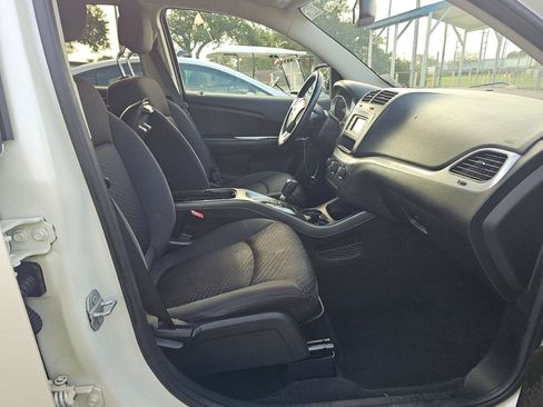 Used 2016 Dodge Journey SE w/ Flexible Seating Group FWD image 10