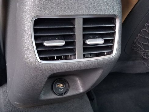 Used 2021 Hyundai Sonata Limited w/ Preferred Accessory Package FWD image 14