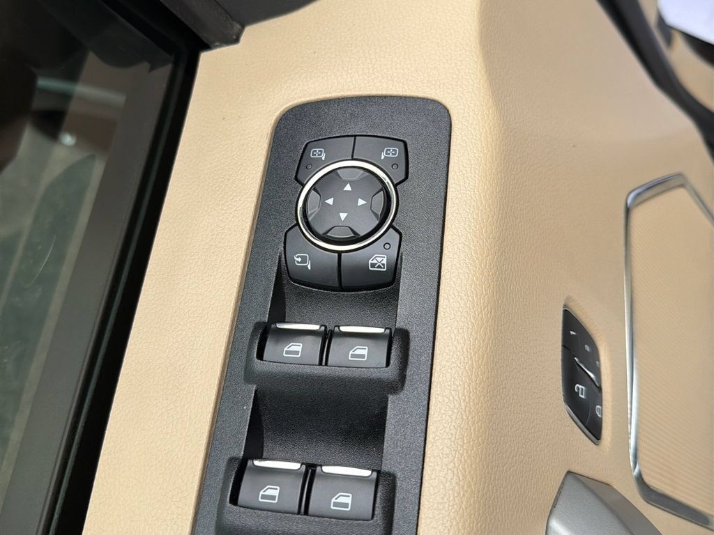 Used 2020 Ford F150 Lariat RWD image 14