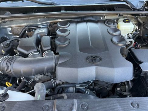 Used 2019 Toyota 4Runner SR5 image 40