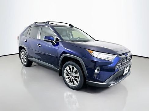Used 2019 Toyota RAV4 Limited w/ Advanced Technology Package FWD image 3