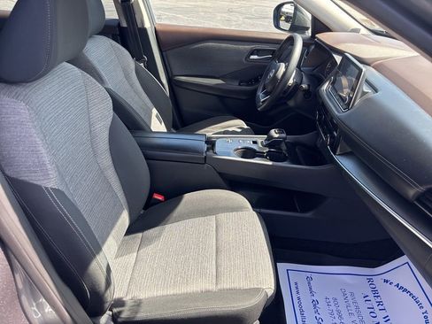 Used 2022 Nissan Rogue SV FWD image 13