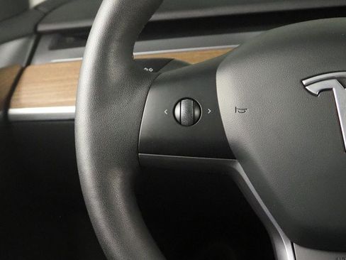 Used 2023 Tesla Model Y Long Range AWD/4WD image 19