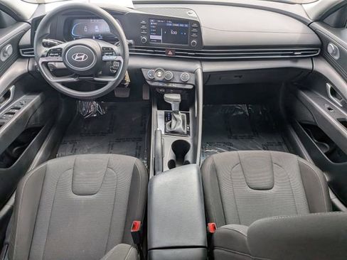 Used 2024 Hyundai Elantra SE image 16