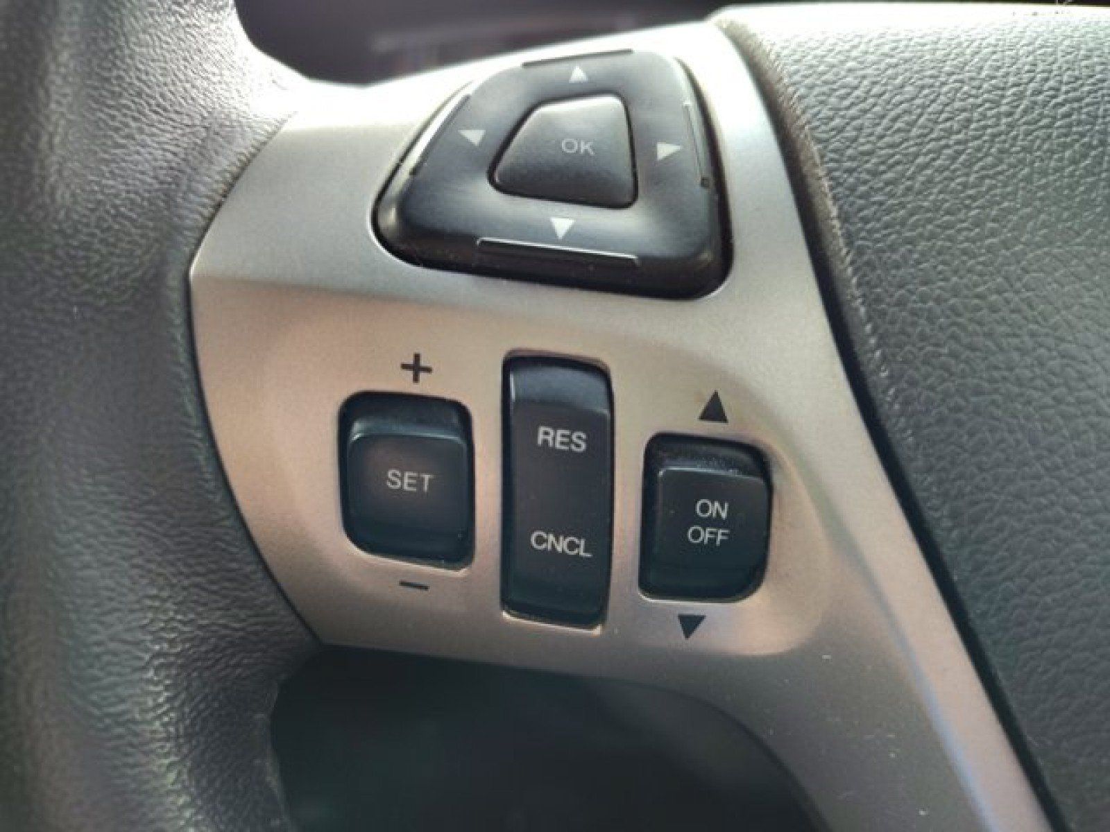 Used 2017 Ford Taurus SEL w/ Equipment Group 201A FWD image 26