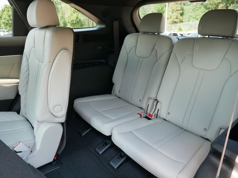 Certified 2025 Kia Sorento SX Prestige AWD/4WD image 35