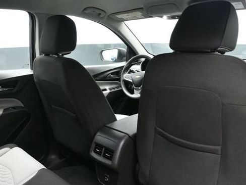 Used 2021 Chevrolet Equinox LS AWD/4WD image 12