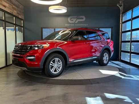 Used 2020 Ford Explorer XLT w/ Equipment Group 202A AWD/4WD image 7
