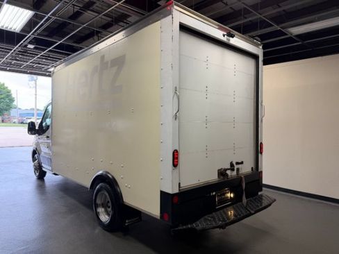 Used 2022 Ford Transit 350 DRW RWD image 2