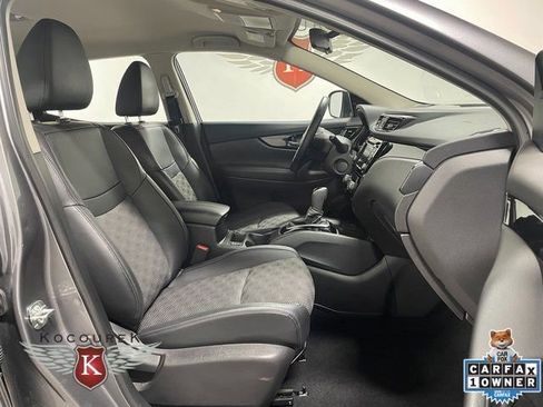 Used 2022 Nissan Rogue Sport SV w/ Technology Package image 23