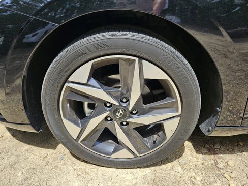Used 2023 Hyundai Elantra SEL w/ Convenience Package FWD image 6