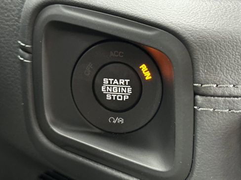 New 2026 Jeep Gladiator Sport image 18