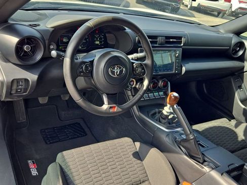 Used 2024 Toyota GR86 image 11