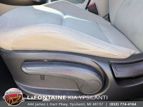Used 2020 Kia Soul LX FWD image 13
