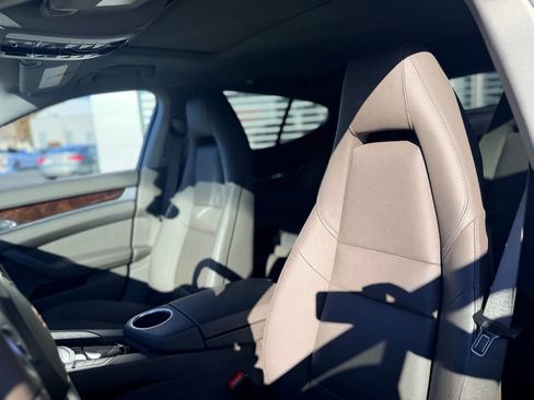 Used 2015 Porsche Panamera 4 image 11