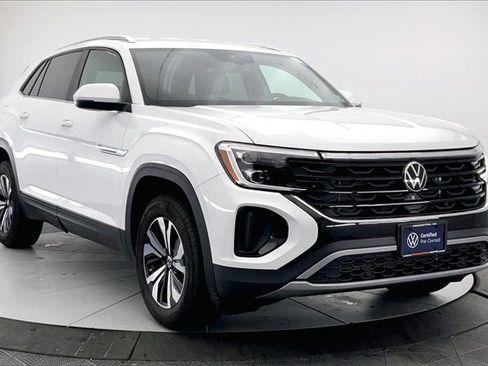 Used 2025 Volkswagen Atlas Cross Sport SE image 1