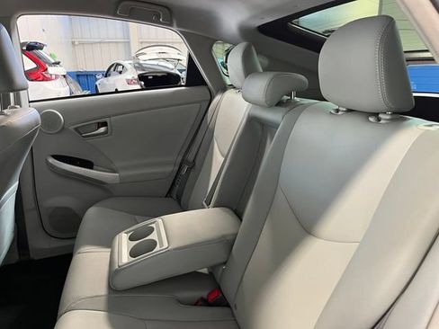Used 2015 Toyota Prius Five w/ Advanced Technology Package FWD image 18