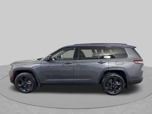 Used 2022 Jeep Grand Cherokee L Laredo AWD/4WD image 30