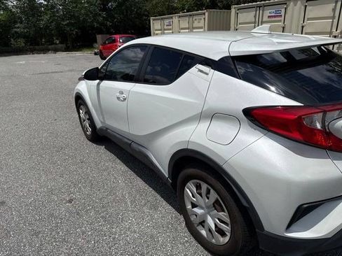 Used 2021 Toyota C-HR LE FWD image 7
