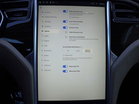 Used 2015 Tesla Model S 70D image 36