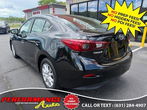 Used 2017 MAZDA MAZDA3 Sport w/ Preferred Equipment Package FWD image 5