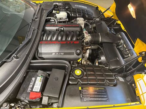 Used 2004 Chevrolet Corvette Convertible w/ Preferred Equipment Group RWD image 8