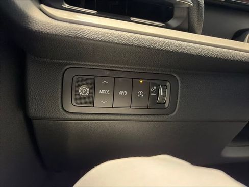 New 2027 Chevrolet Traverse LT w/ Sun and Wheel Package AWD/4WD image 17