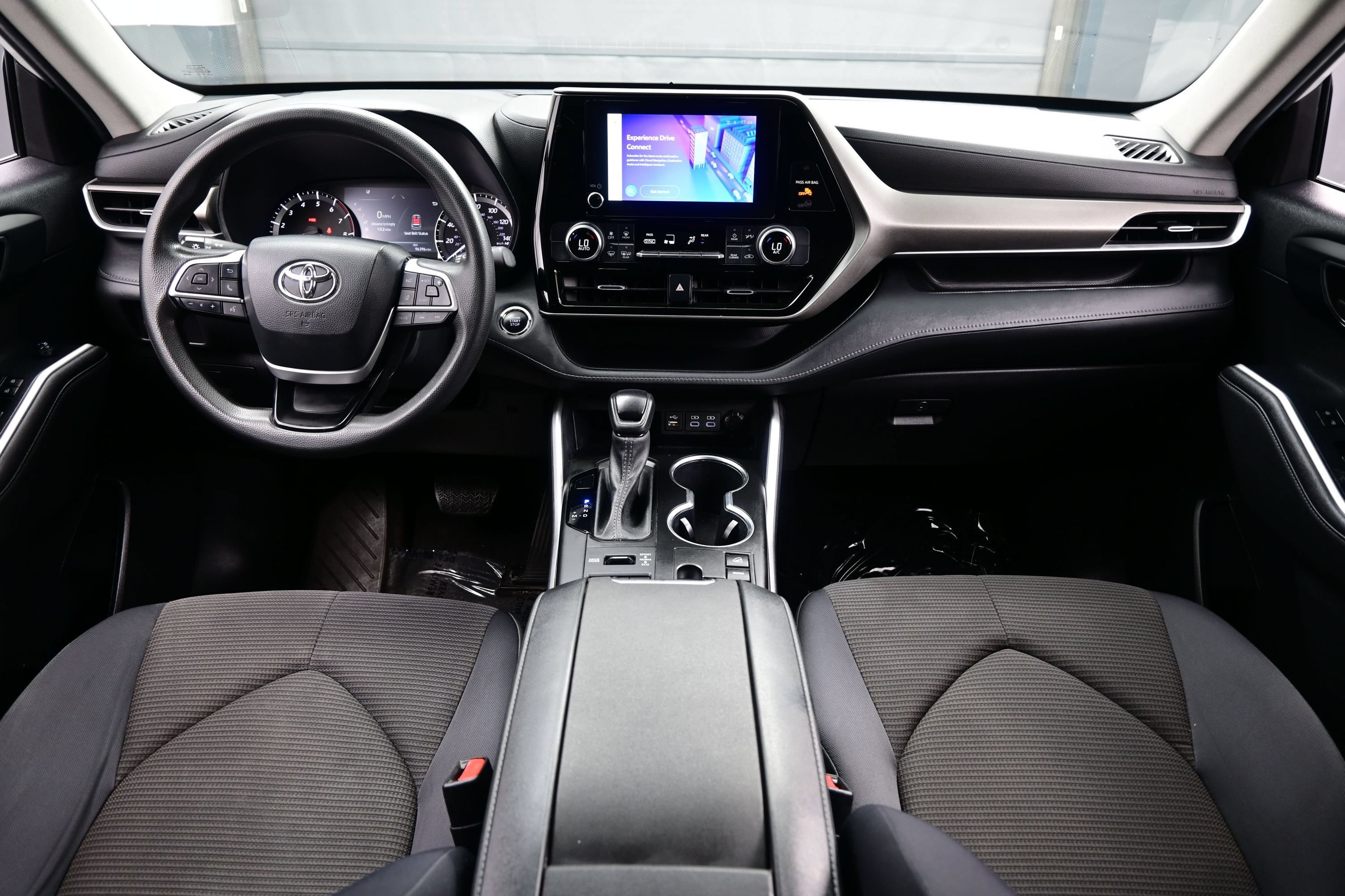 Used 2023 Toyota Highlander L AWD/4WD image 18