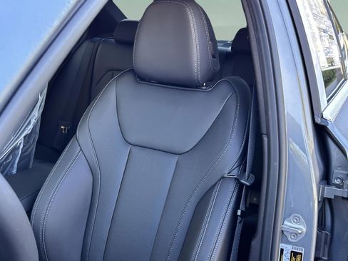 Used 2026 BMW 330i Sedan w/ Premium Package image 18