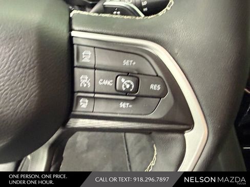 Used 2023 Jeep Grand Cherokee L Laredo AWD/4WD image 24