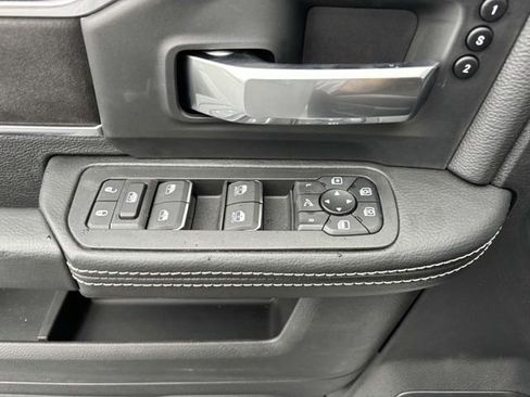 New 2025 RAM 2500 Laramie AWD/4WD image 15