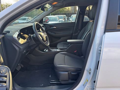 Used 2025 Buick Encore GX Preferred image 25