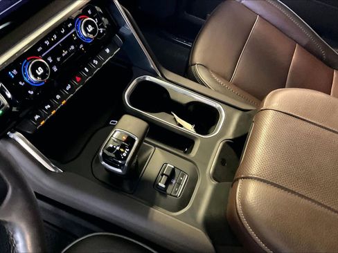 Used 2024 GMC Sierra 1500 Denali w/ Denali Reserve Package AWD/4WD image 15