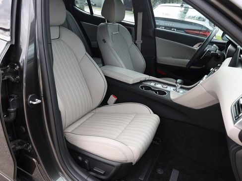 Used 2023 Genesis G70 2.0T w/ Sport Prestige Package image 21