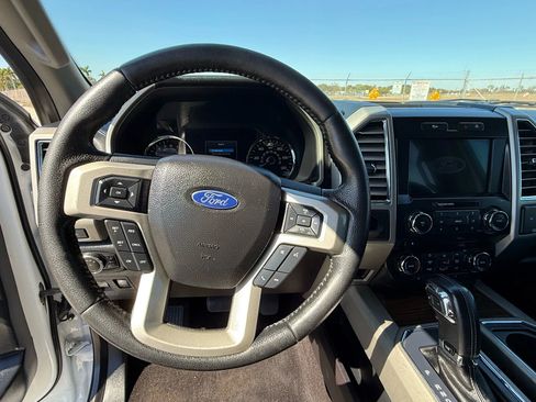 Used 2016 Ford F150 Lariat image 14