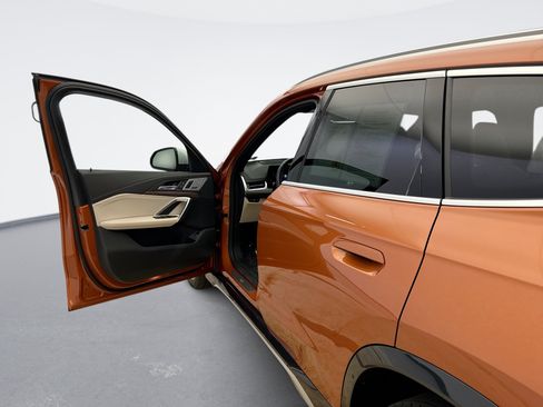 Used 2023 BMW X1 xDrive28i w/ Premium Package AWD/4WD image 9