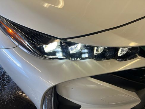 Used 2019 Toyota Prius Prime Premium image 28