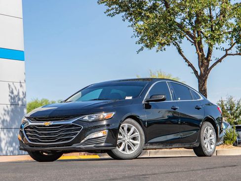 Used 2019 Chevrolet Malibu LT FWD image 1