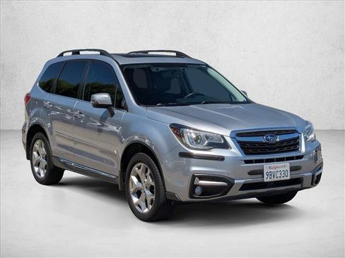 Used 2018 Subaru Forester 2.5i Touring AWD/4WD image 3