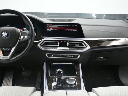 Used 2023 BMW X5 xDrive40i w/ Premium Package image 22