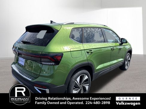 Used 2025 Volkswagen Taos SE image 10