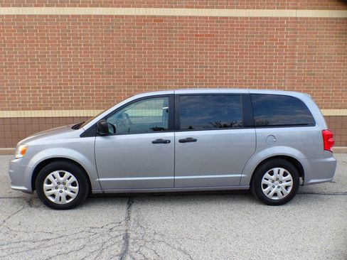 Used 2019 Dodge Grand Caravan SE image 6