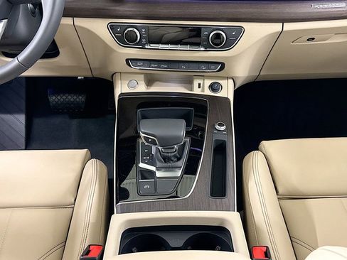 Used 2025 Audi Q5 2.0T Premium Plus w/ Premium Plus Package image 12