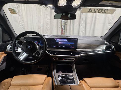 Used 2024 BMW X5 xDrive40i w/ M Sport Package AWD/4WD image 10