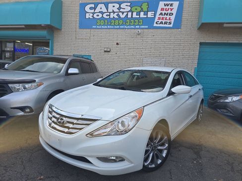 Used 2011 Hyundai Sonata SE FWD image 2