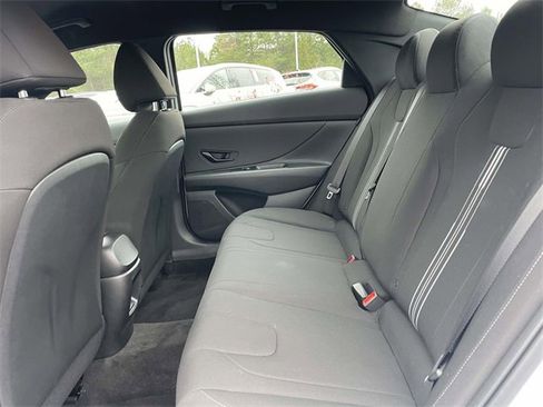 Certified 2025 Hyundai Elantra Sport image 10