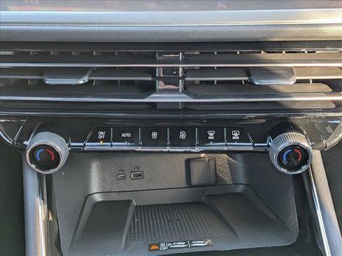 New 2026 Chevrolet Traverse LT w/ Midnight/Sport Edition image 13