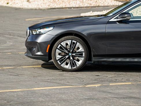 Certified 2025 BMW 530i xDrive w/ Premium Package image 8